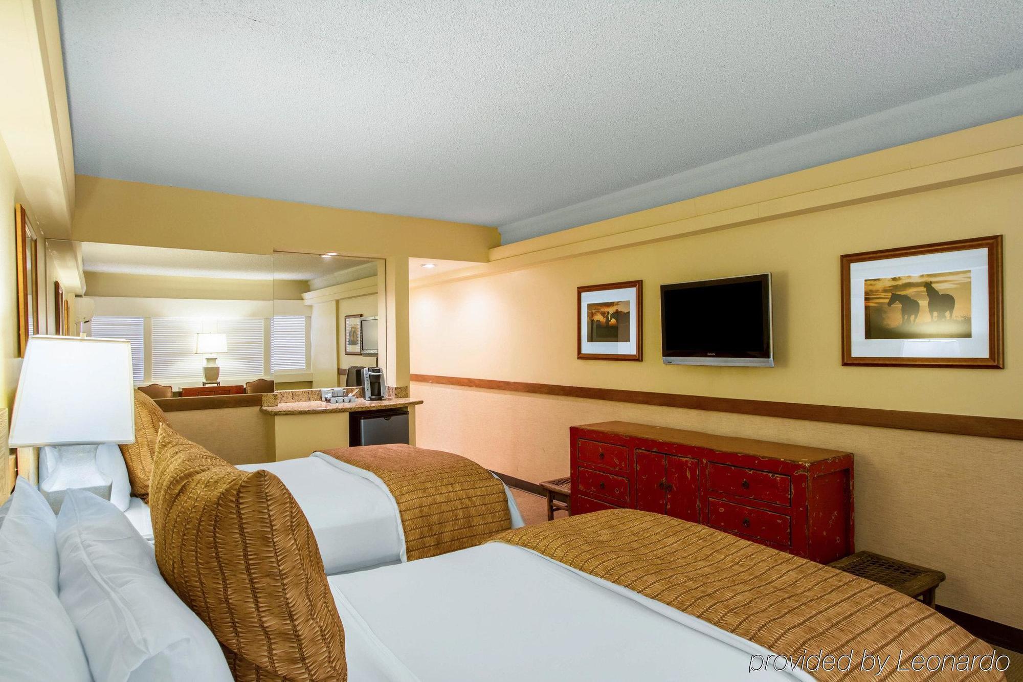 Hotel Equus Honolulu