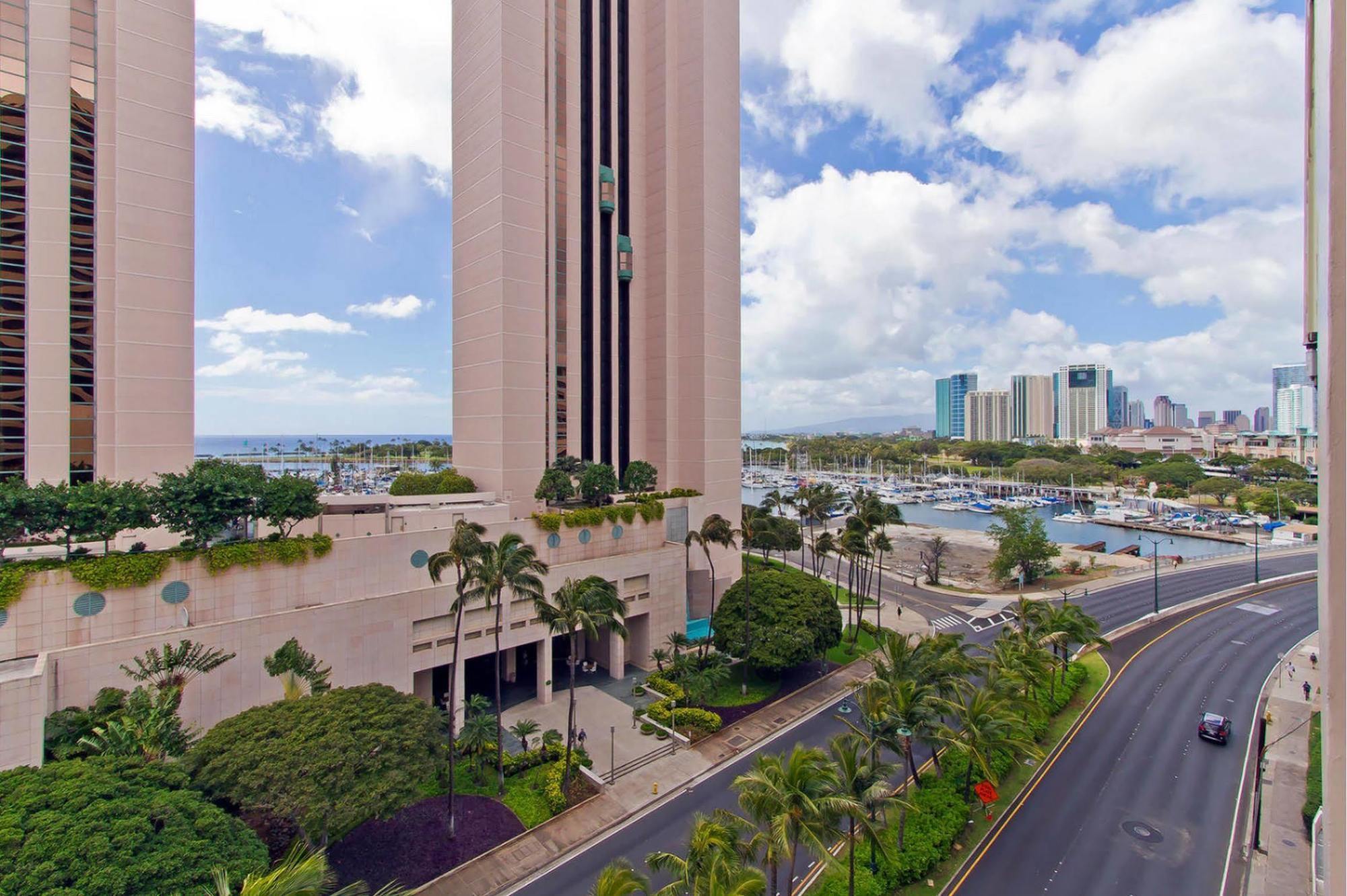 Equus Hotel Honolulu