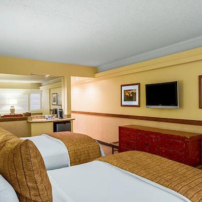 Equus Hotel Honolulu
